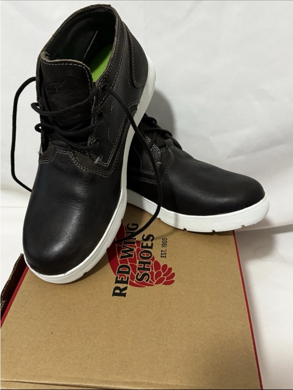 Red Wing Soft Toe Leather Chukka Boots 8715 Extralight Soles Men Size 7D